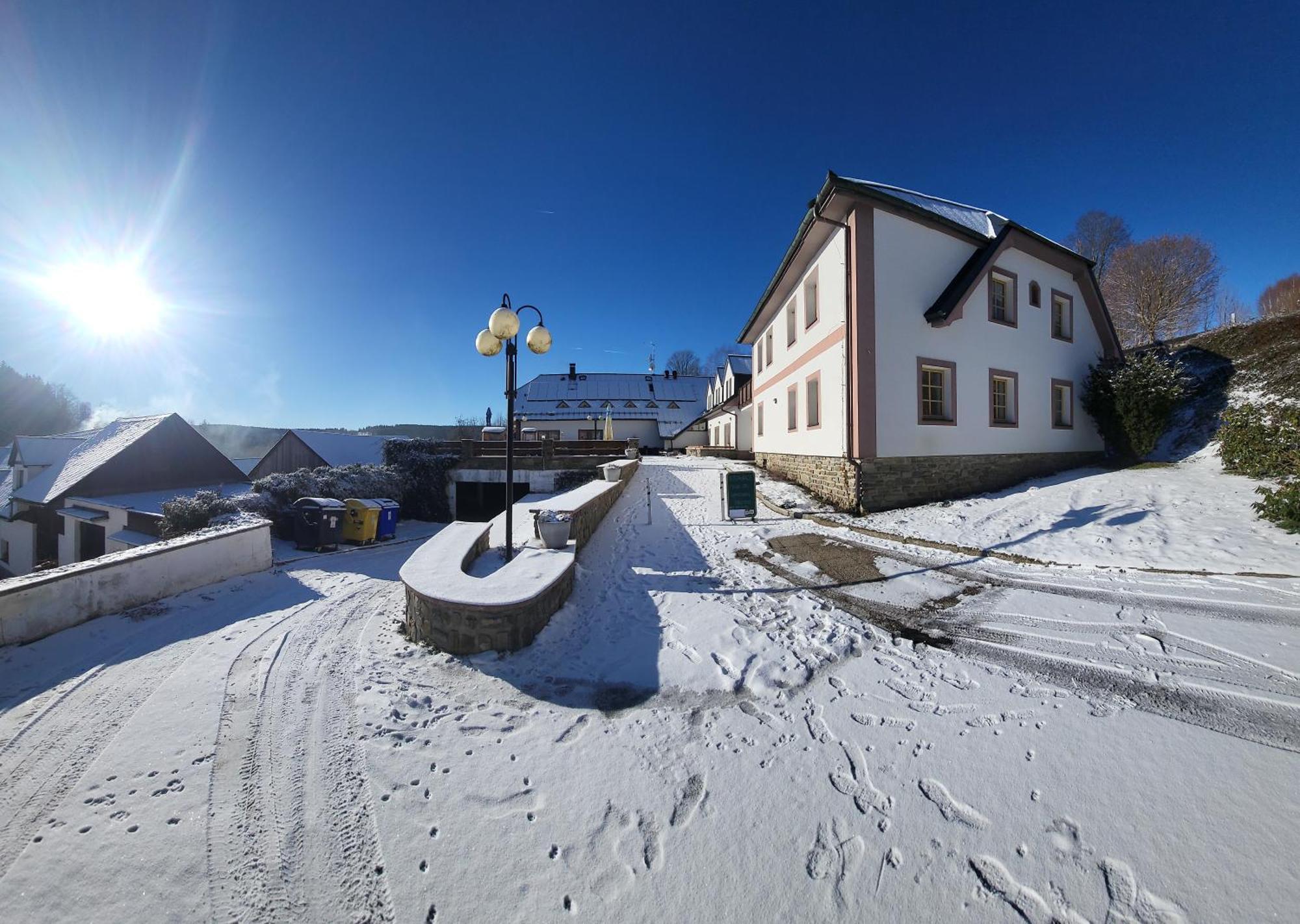 Hotel Zlaty Potok Nicov  Dış mekan fotoğraf
